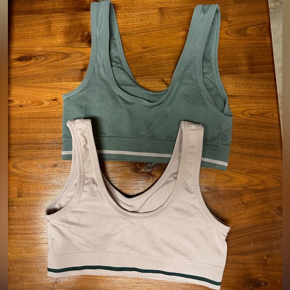 BUNDLE (2) Forever 21 Sports Bras (Medium) - Picture 3 of 6